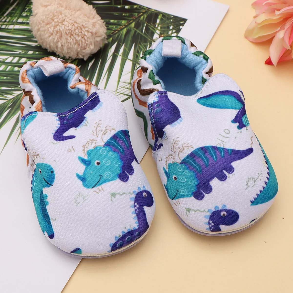 Baby soft bottom non-slip cotton cloth toddler shoes in cartoon design with rubber sole