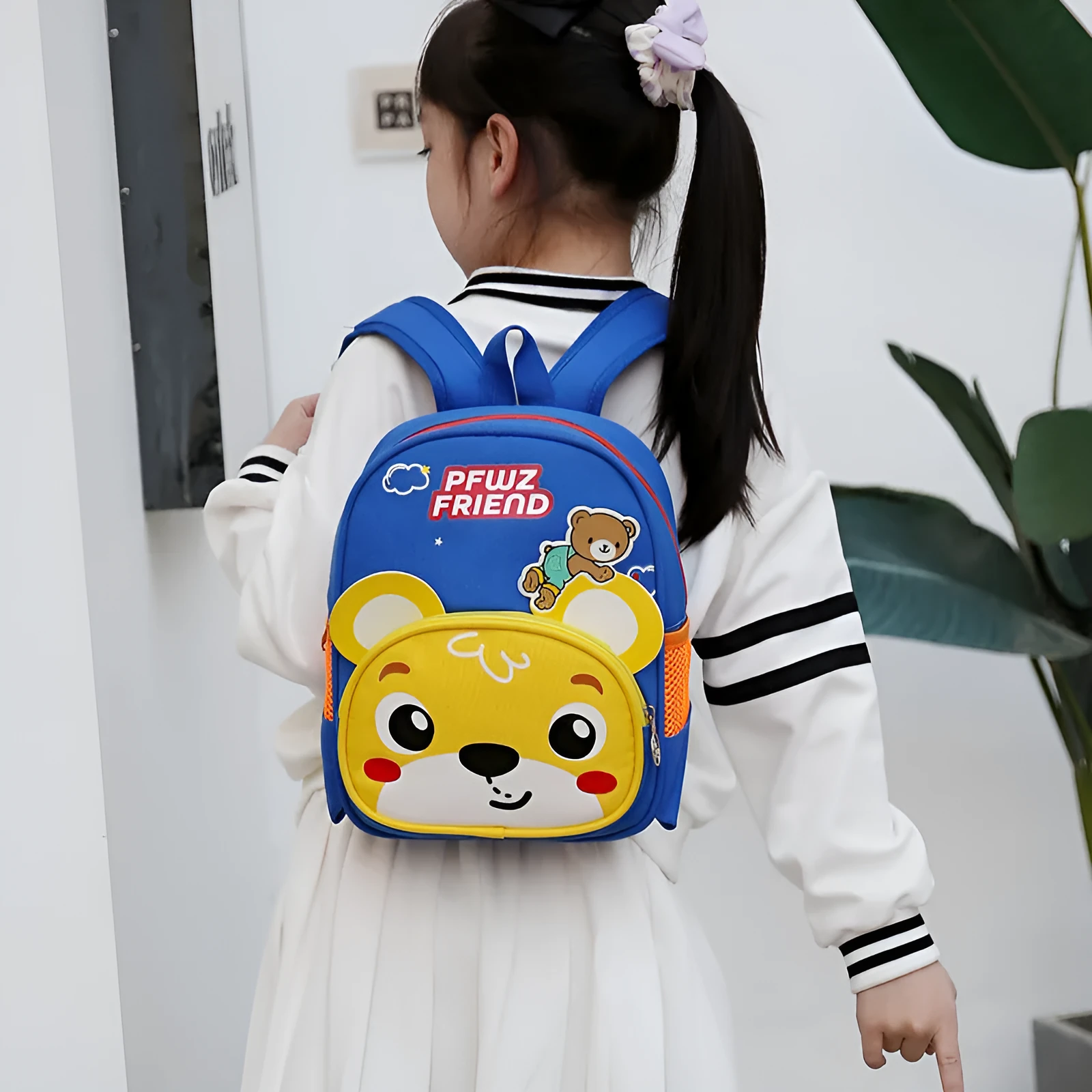 colourful baby cartoon backpack made of Oxford cloth, ultra-light with spine protection, six colours including pink and blue