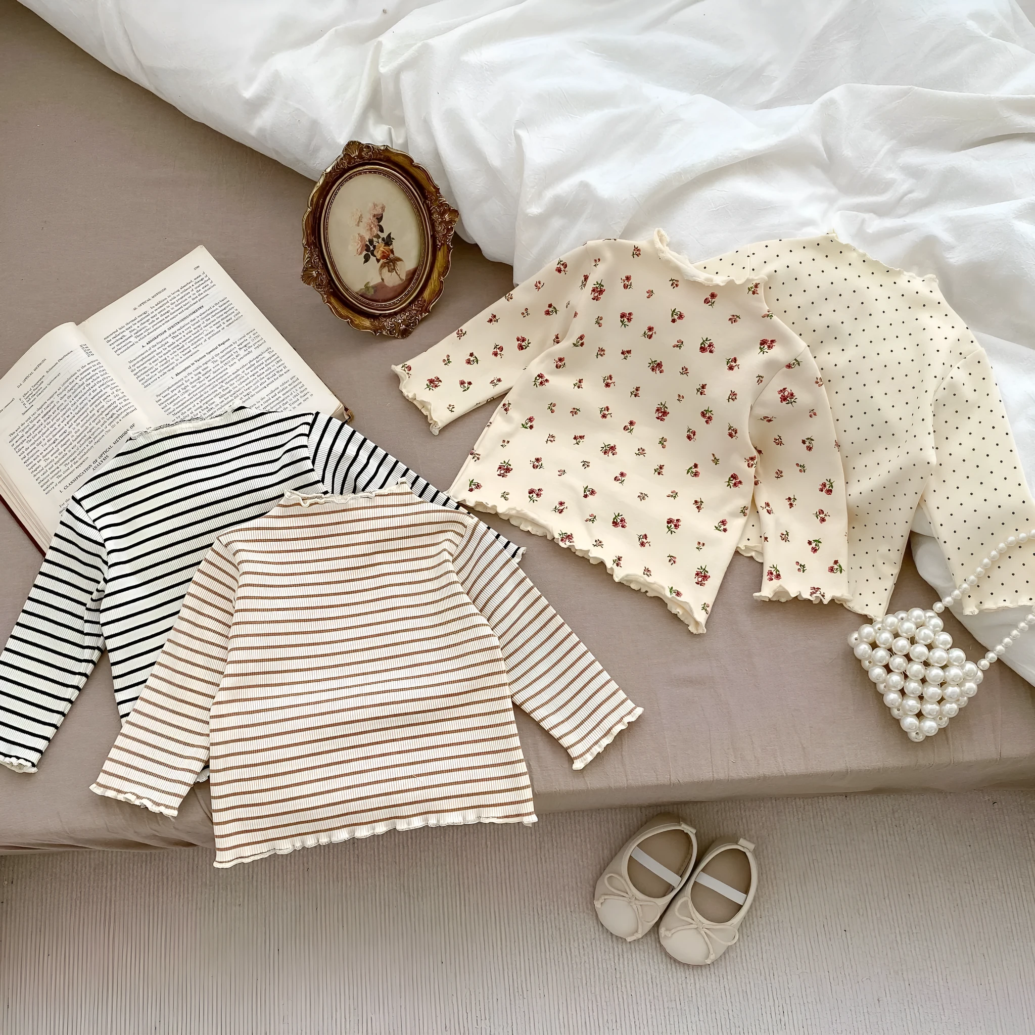 Girls' cotton half turtleneck long sleeve undershirt with stringy selvedge in striped pattern, suitable for 66-100cm height, on white background