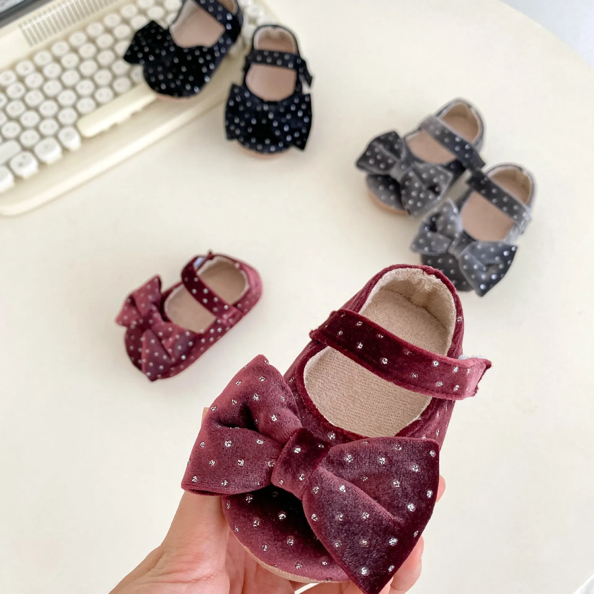 Baby girl toddler shoes with big bow and dots pattern rubber sole low top in black size M