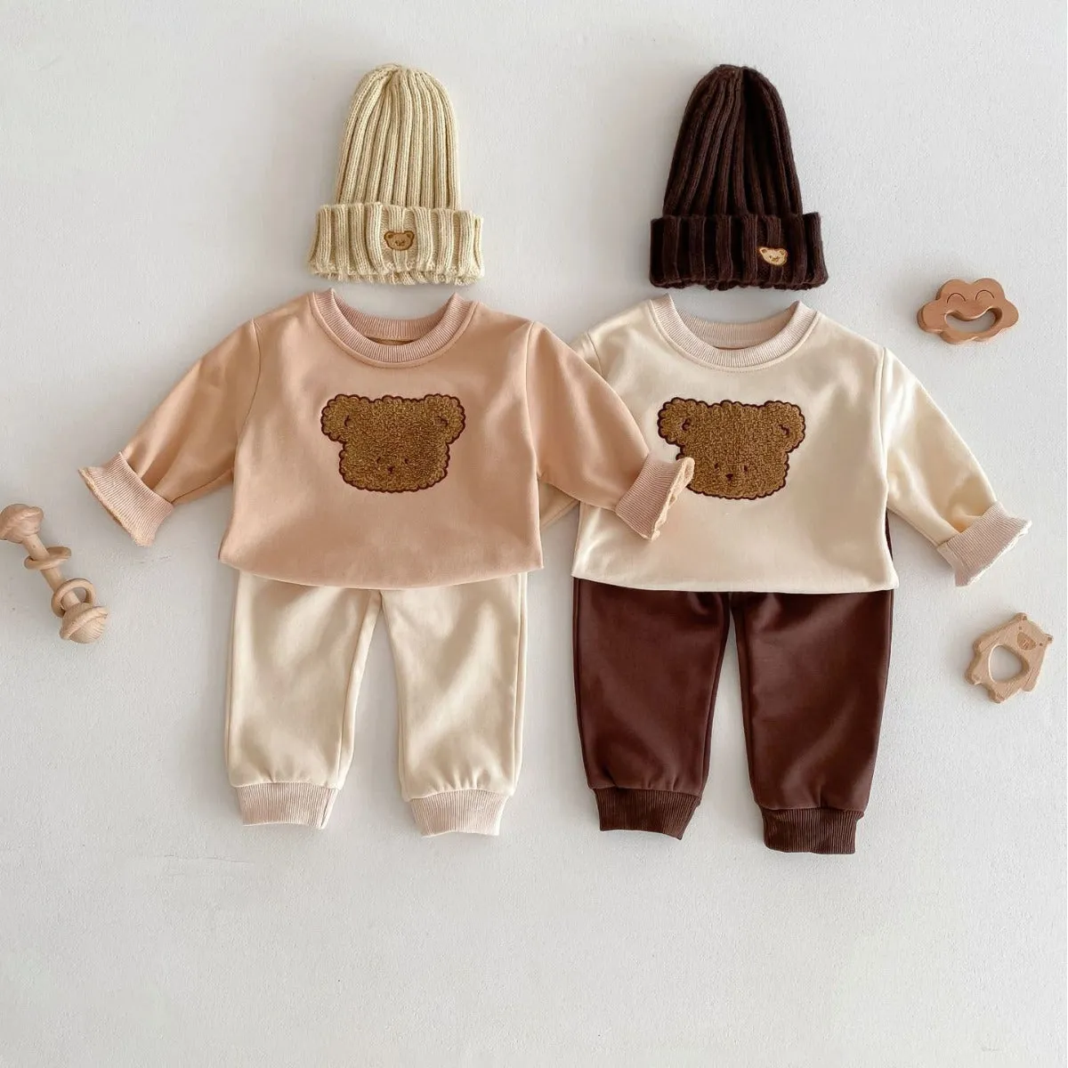 Bear long-sleeved cotton two-piece suit for babies in light beige with cartoon animal print