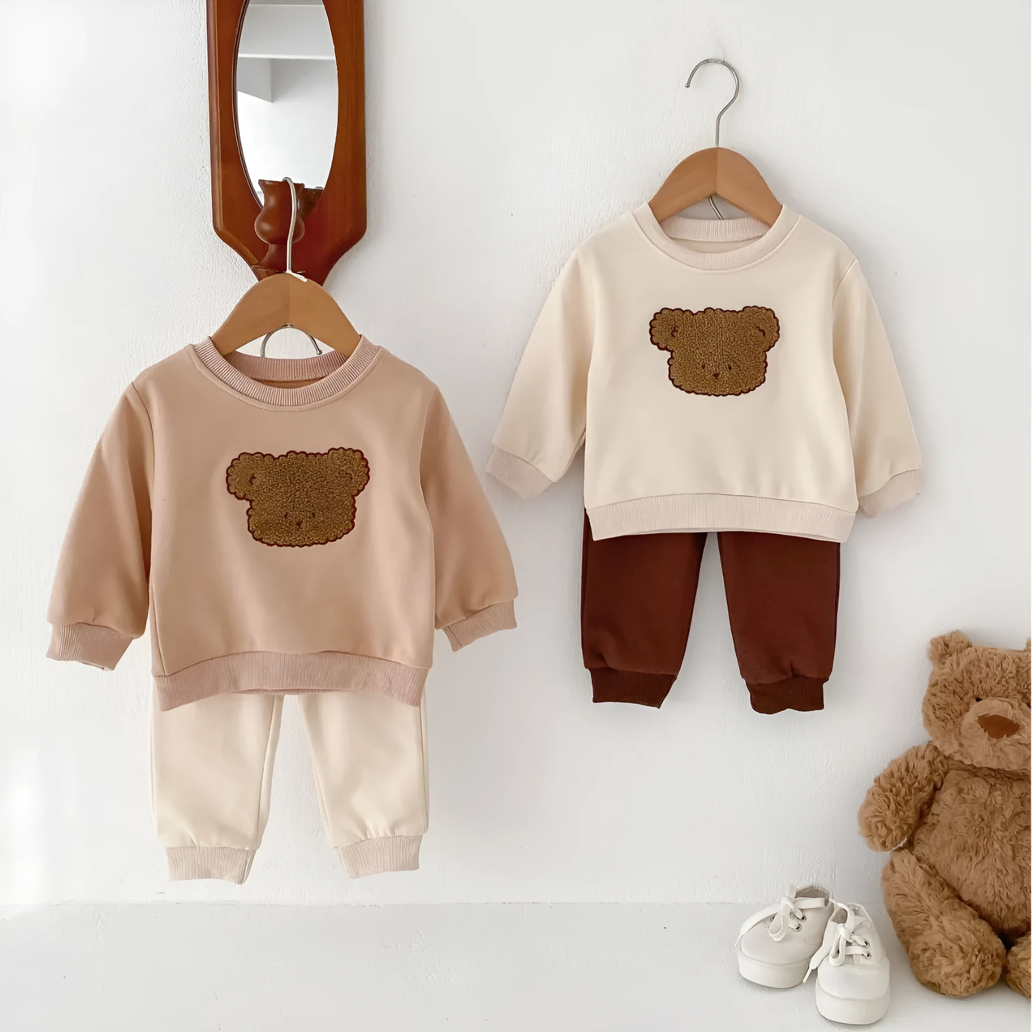 Bear long-sleeved cotton two-piece suit for babies in light beige with cartoon animal print