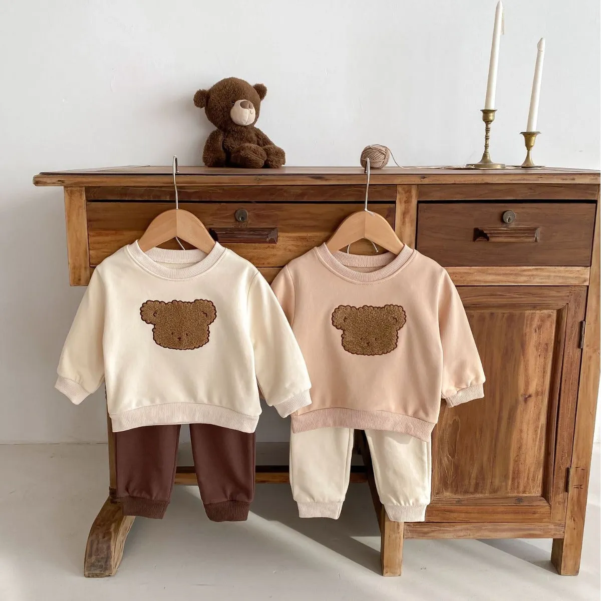 Bear long-sleeved cotton two-piece suit for babies in light beige with cartoon animal print