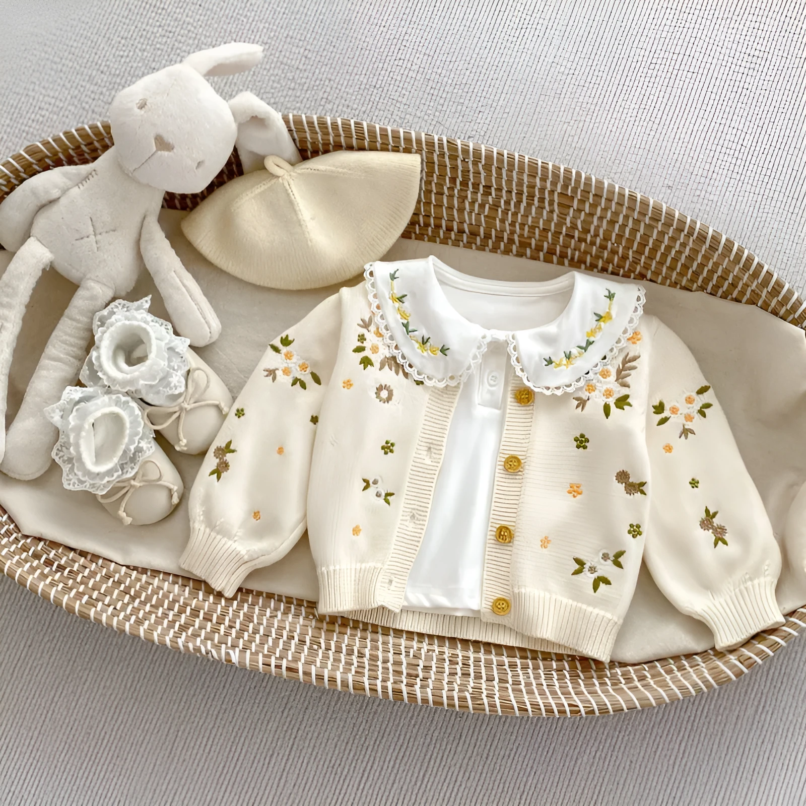 Girls' baby flower embroidered cotton sweater coat in beige, long sleeves, single-breasted cardigan