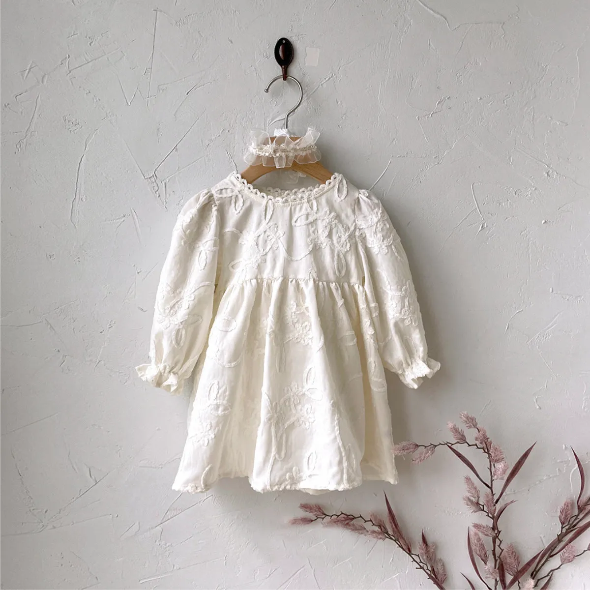 Girl infant stereo lace princess dress in beige, full-length view, suitable for heights up to 100cm