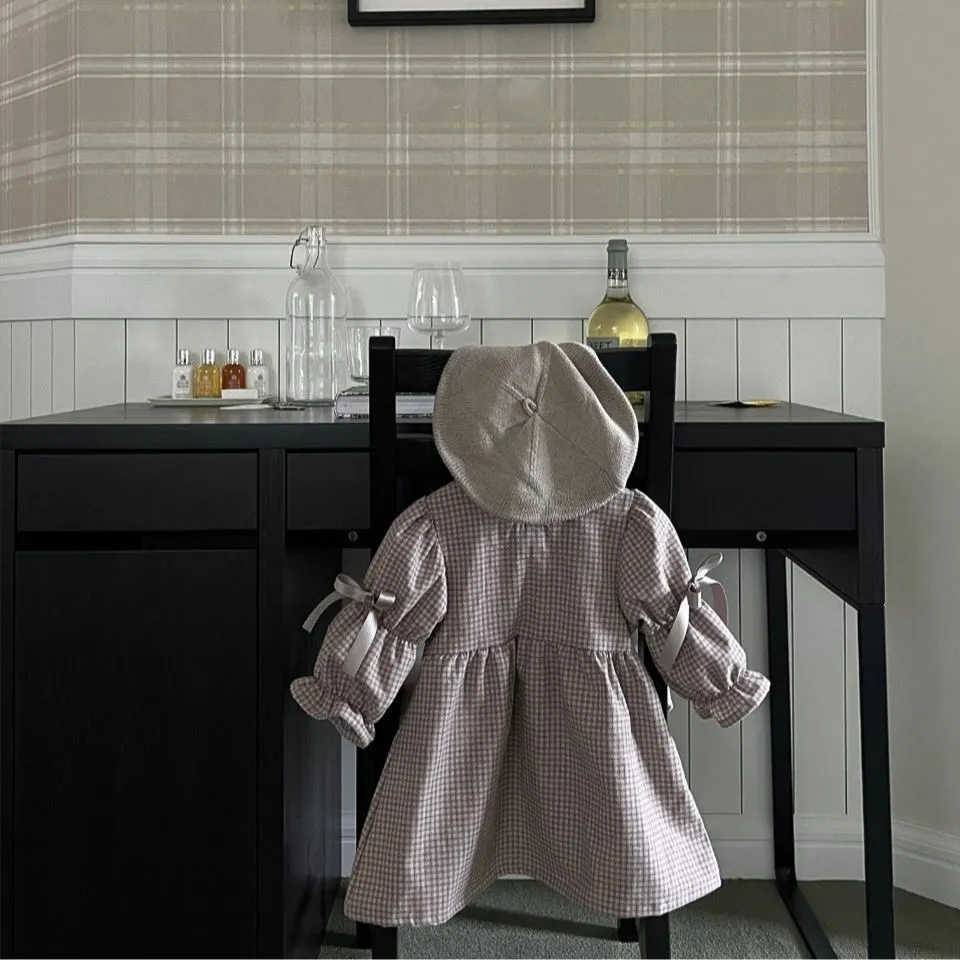 Girl's cotton plaid bow princess dress in light coffee plaid with long sleeves, suitable for heights 73-100cm