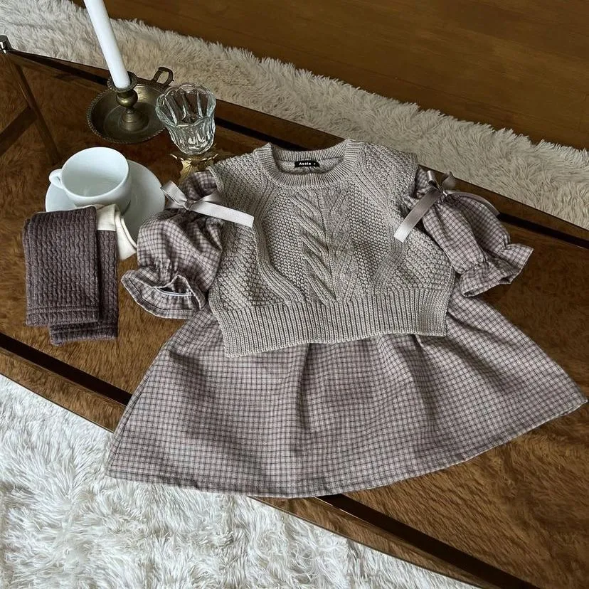 Girl's cotton plaid bow princess dress in light coffee plaid with long sleeves, suitable for heights 73-100cm