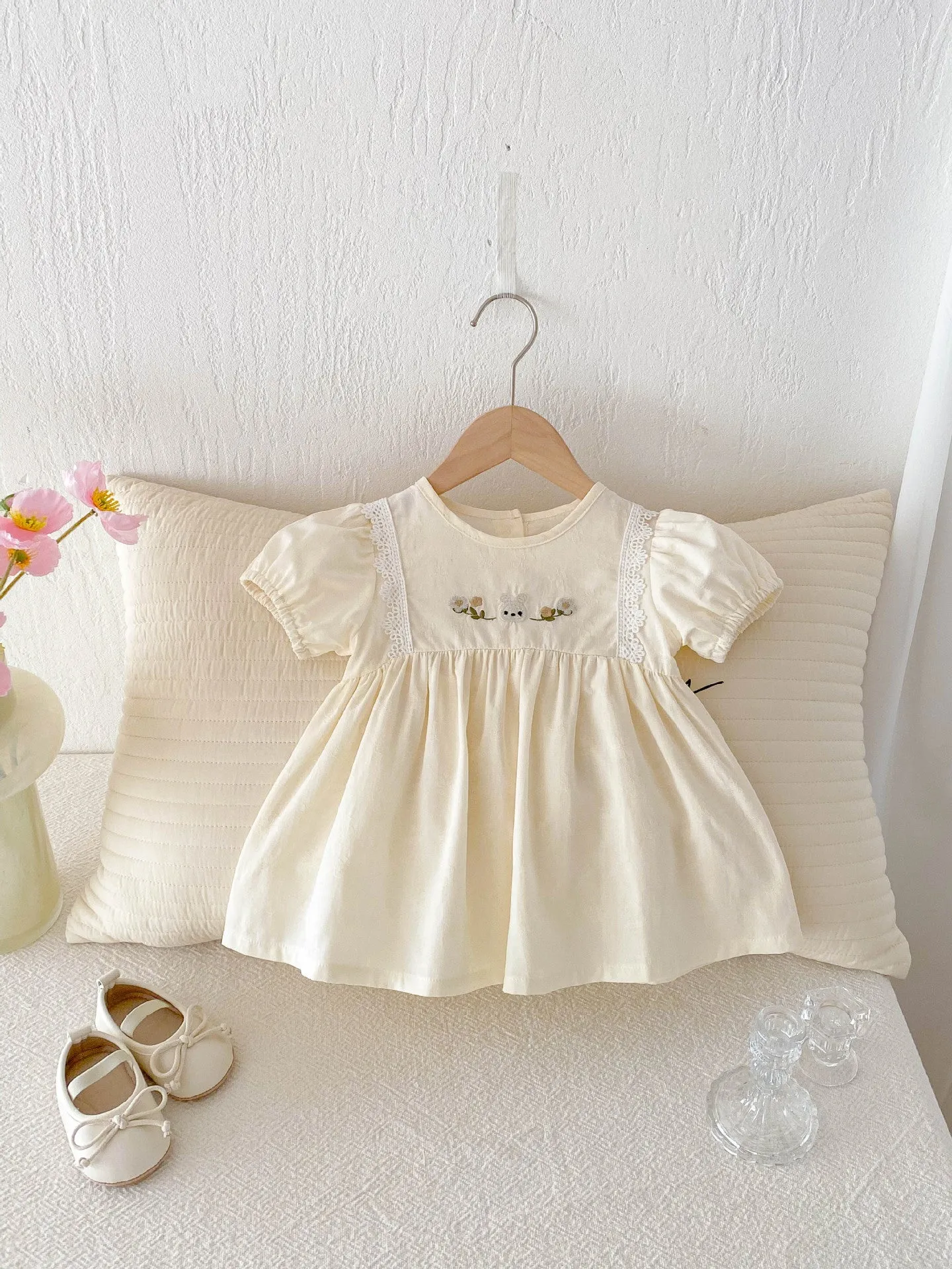 Girls' cotton lace princess summer dress with short sleeves in floral pattern