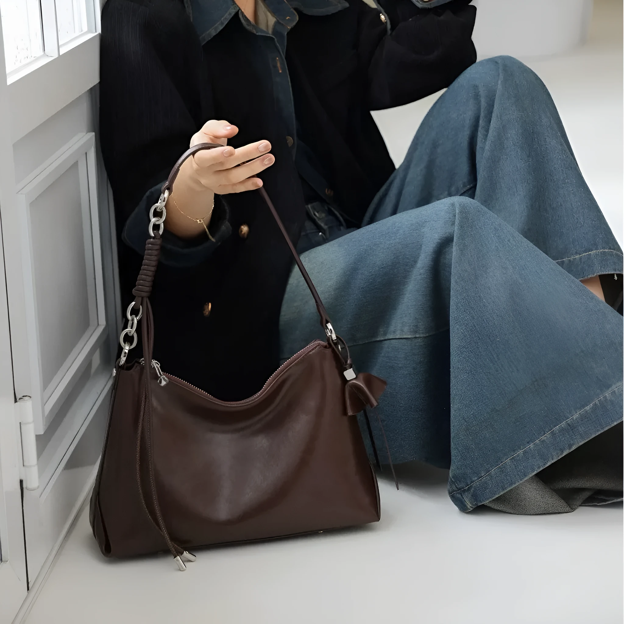Cortex Lady genuine leather crossbody bag in caramel colour, horizontal square shape with stitching detail