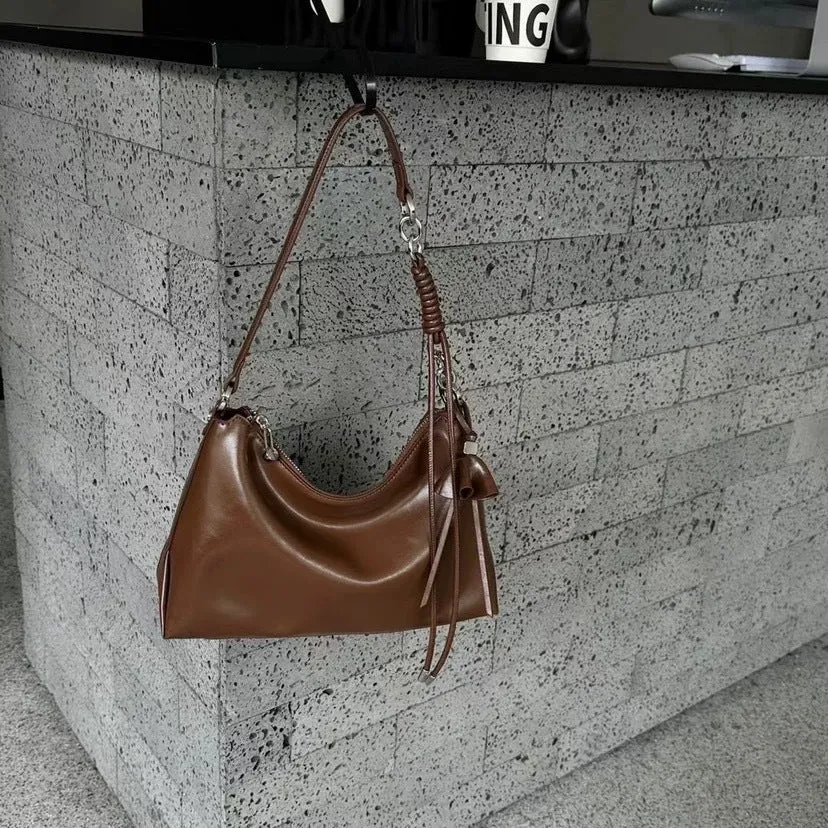 Cortex Lady genuine leather crossbody bag in caramel colour, horizontal square shape with stitching detail
