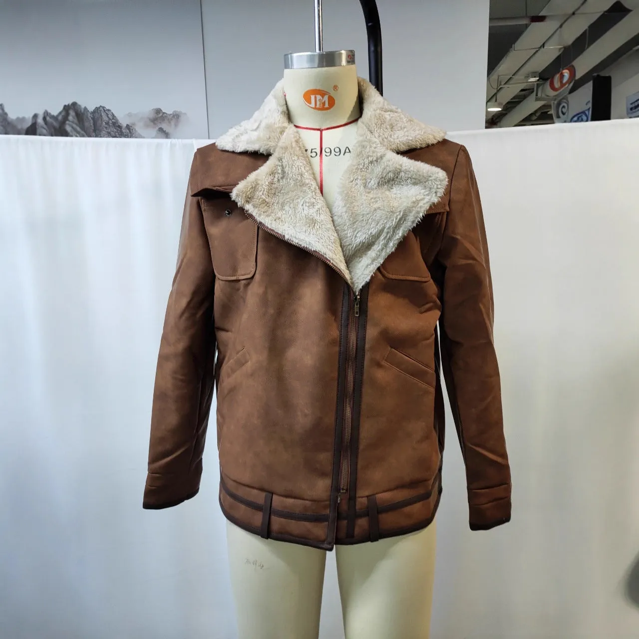 Men's retro brown suede casual jacket with PU leather, flap pockets, loose fit, mid-length, long sleeves, round hem, no hood