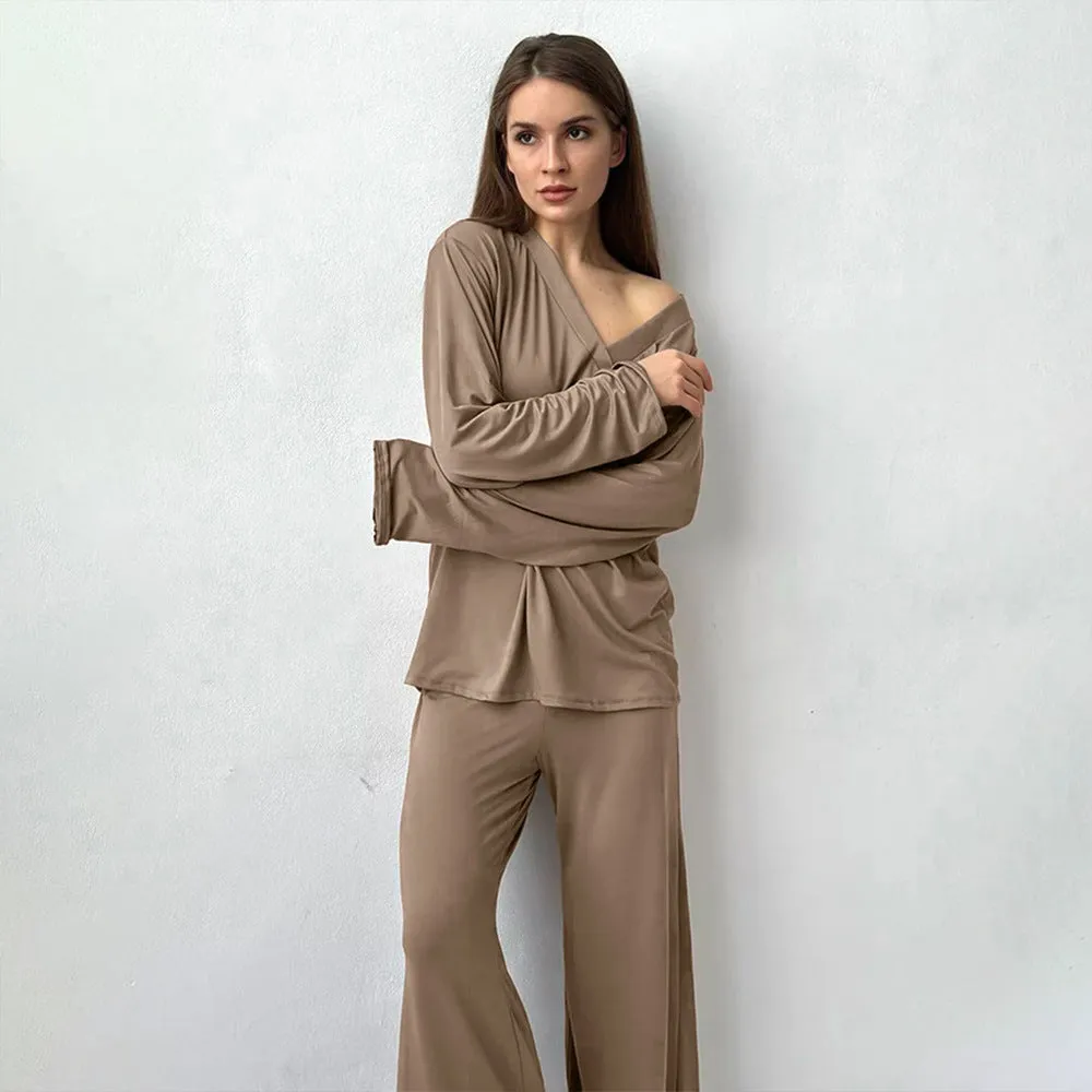 Long sleeve pajama set for women in viscose blend, white colour, top and pants on display