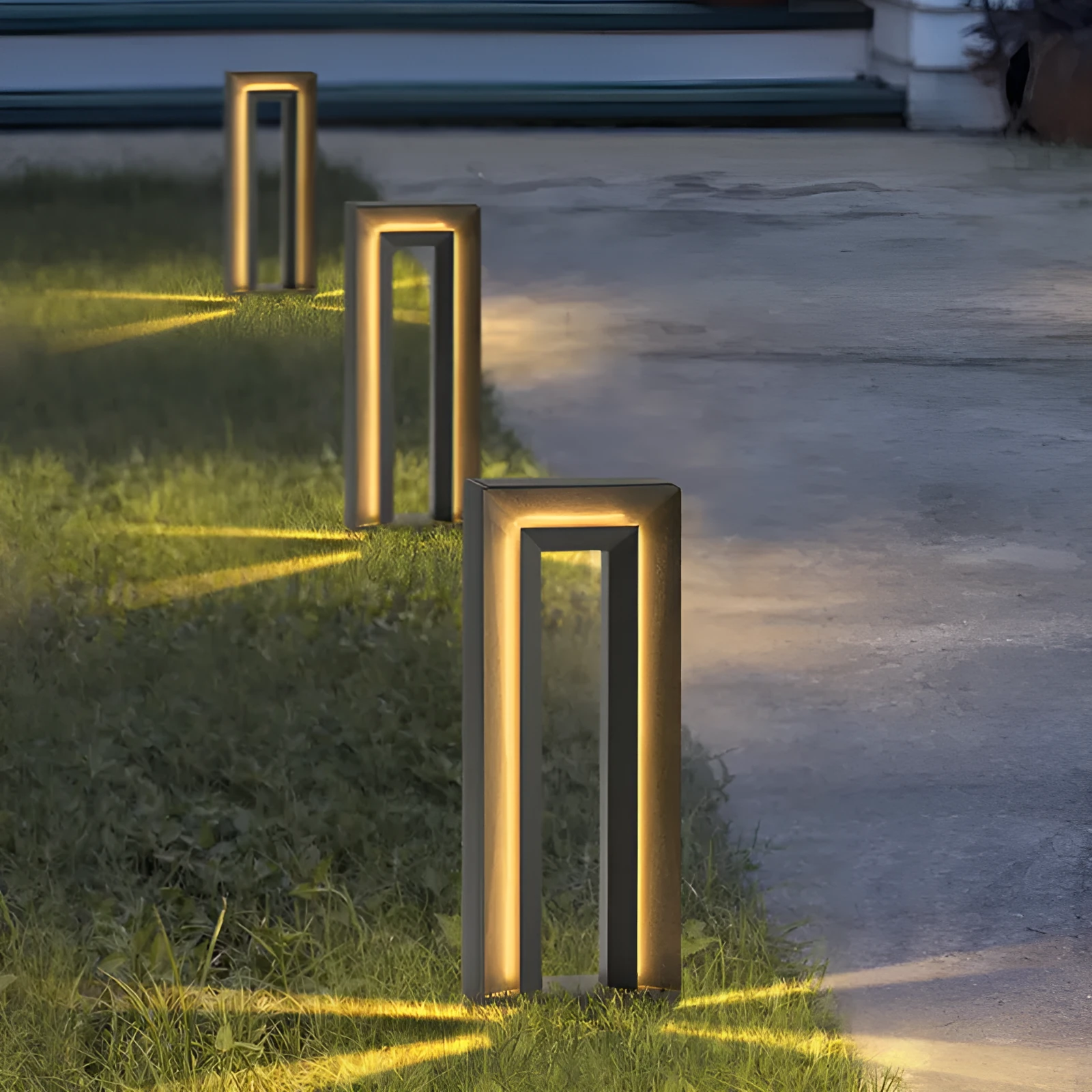 Square stainless steel and acrylic solar courtyard garden lamp with geometric design for outdoor landscape lighting.