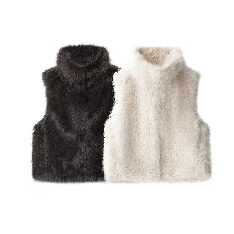 Women's loose casual faux fur vest in polyester, animal pattern, black colour, A-line style