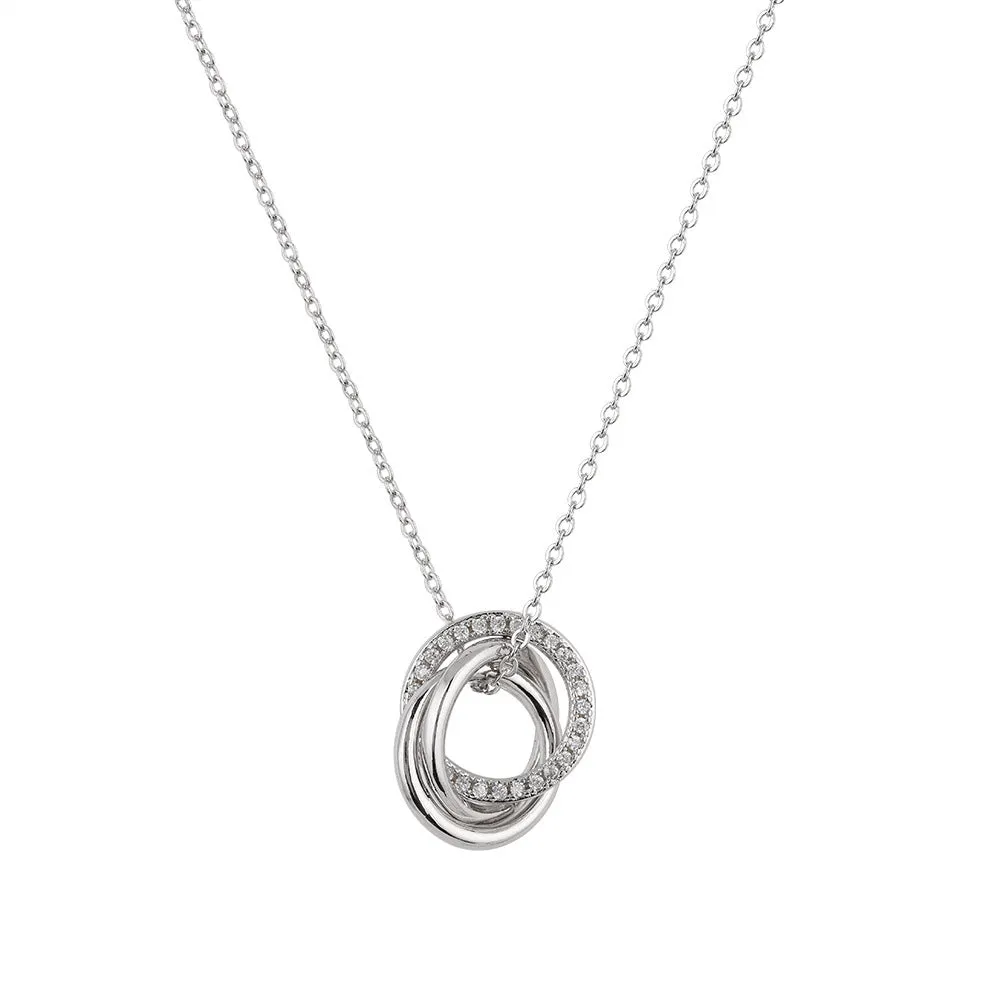 Geometric copper necklace with micro-inlaid interlocking three rings in champagne gold on woman