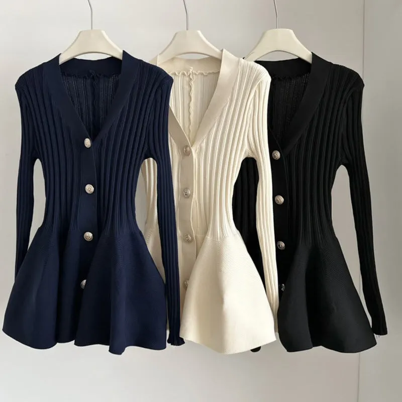 Slim-fit V-neck floral metal button wrap dress with bubble skirt in black polyester