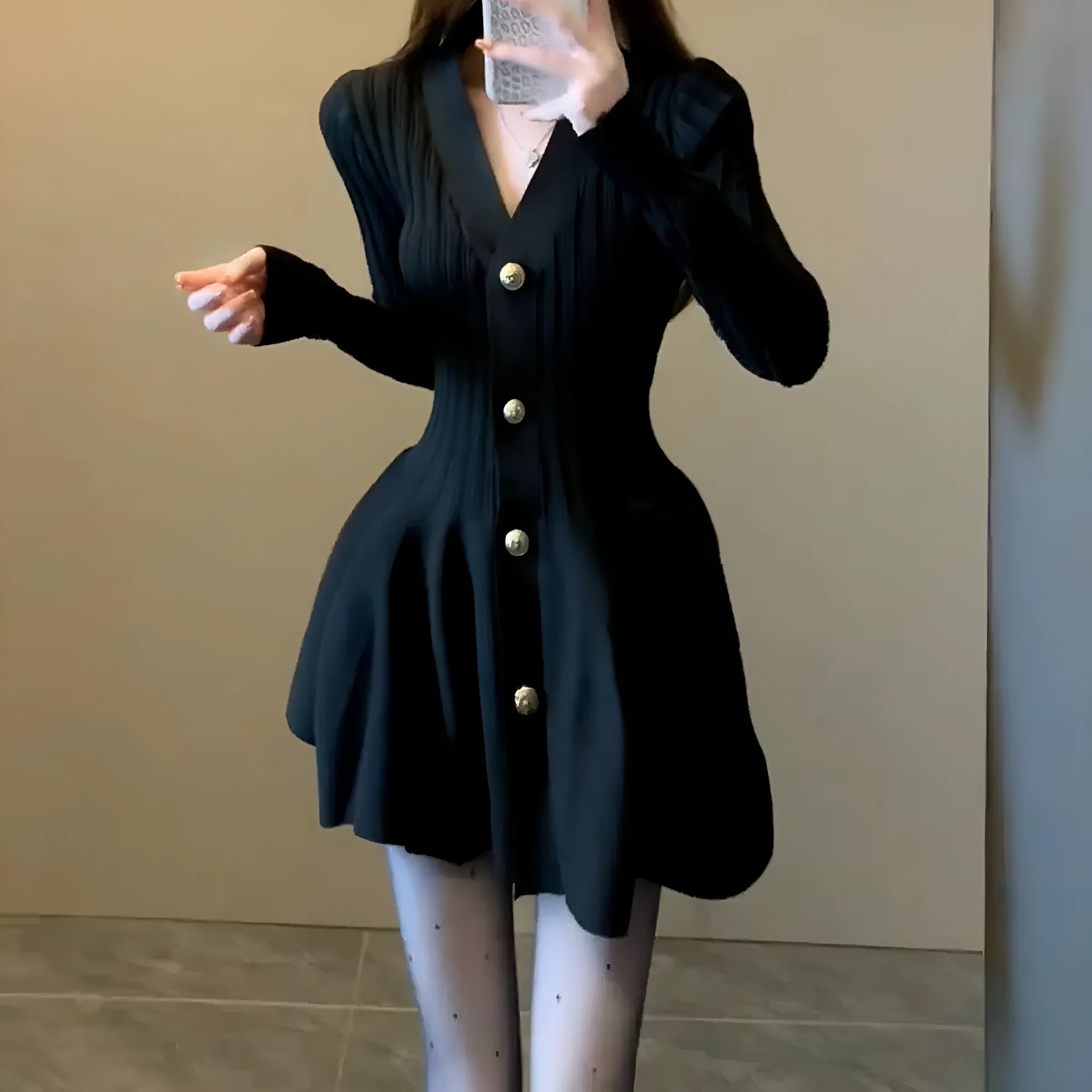 Slim-fit V-neck floral metal button wrap dress with bubble skirt in black polyester