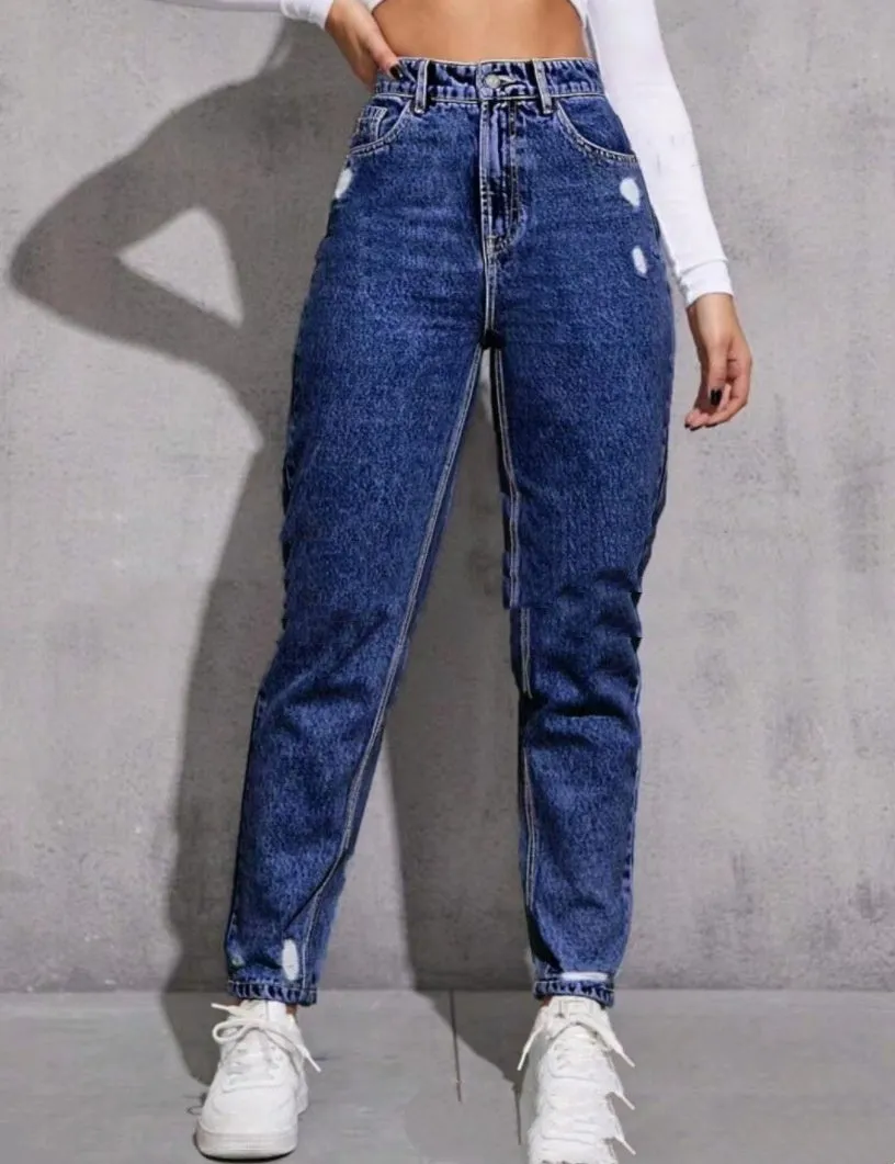 Women's ripped washed skinny jeans in light blue with nine-part calf length, high waist, cotton denim stretch fabric