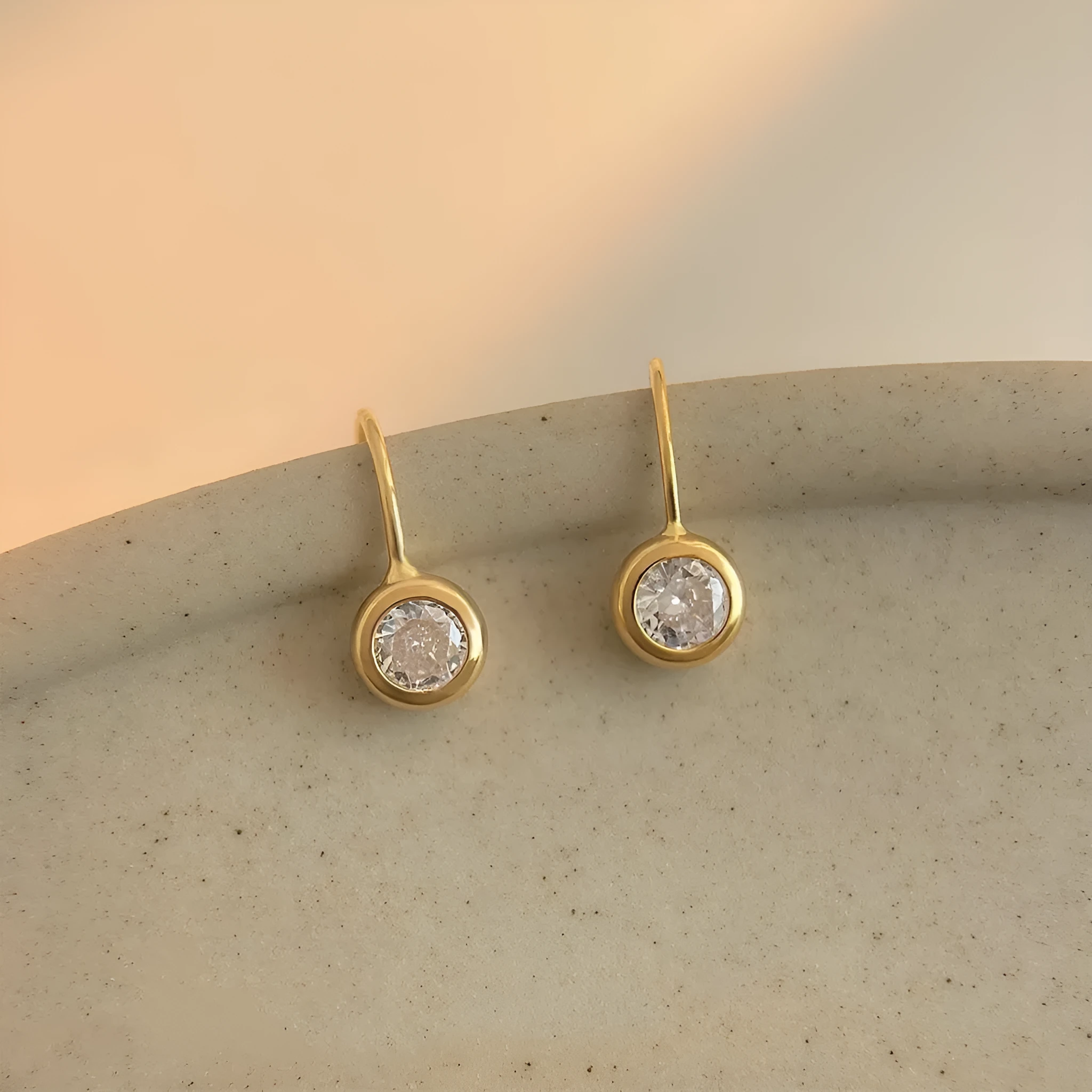 Round zircon earrings for women, minimalist light luxury style, geometric shape