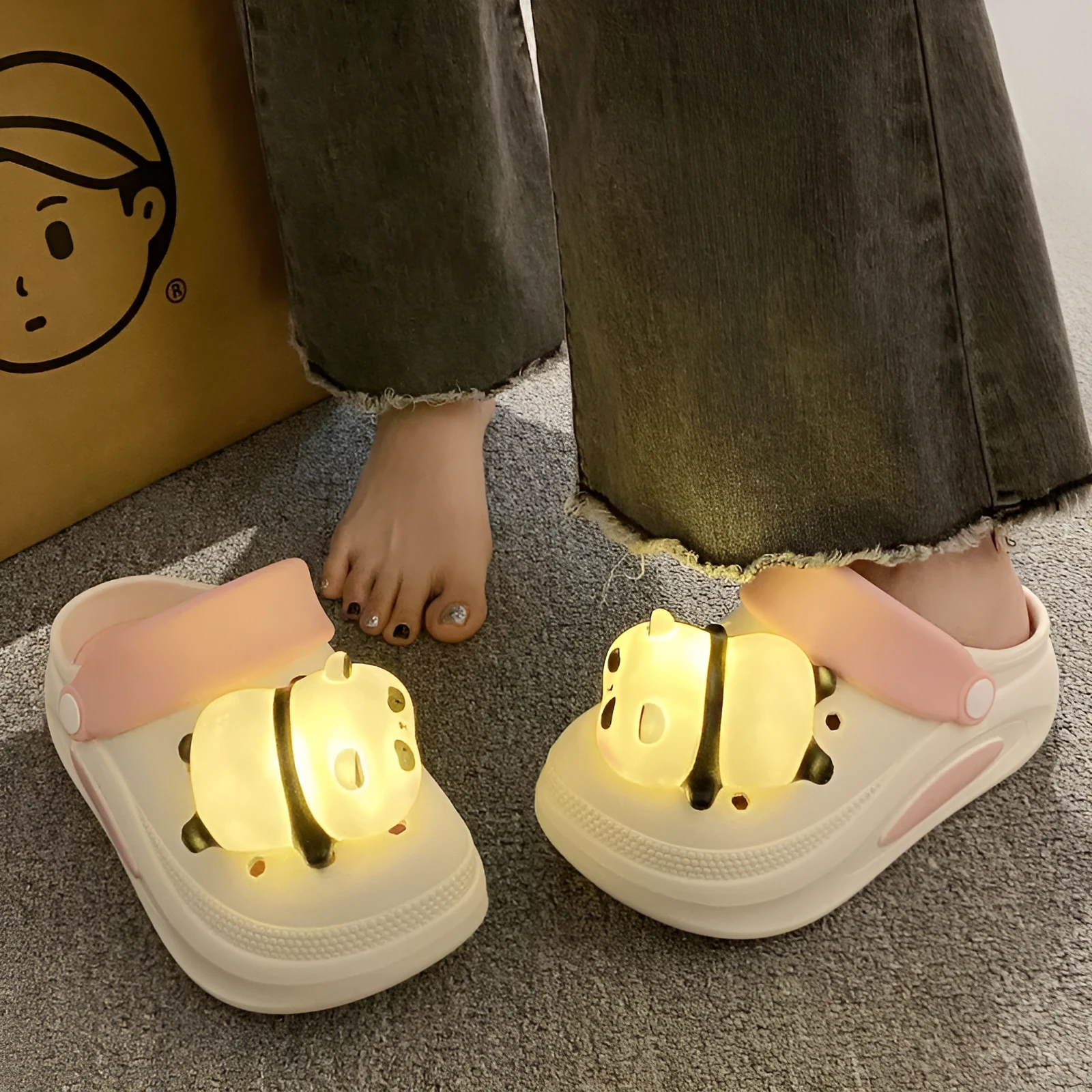 Women's anti-slip PVC platform slippers closed toe white rose colour injection molded sole