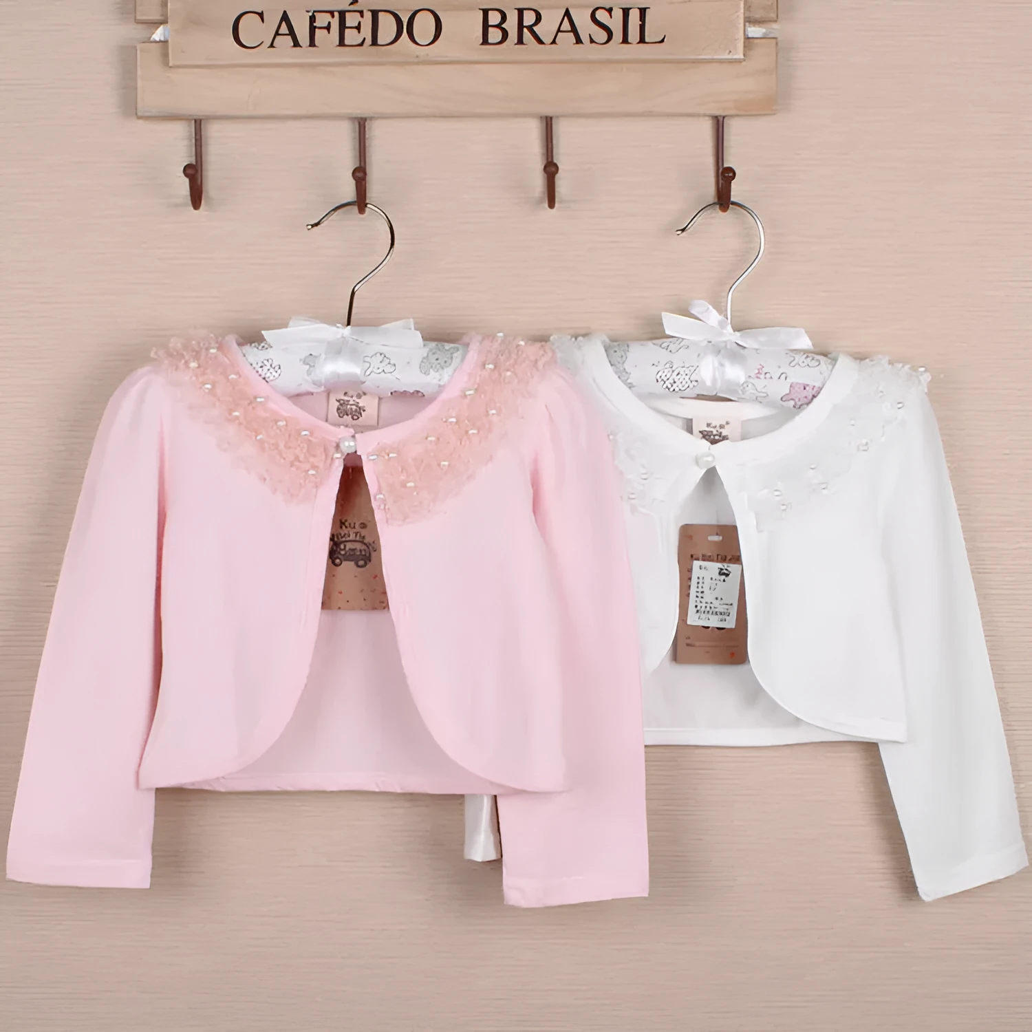Children's long-sleeved princess lace coat in white cotton with lace trim, summer style for girls