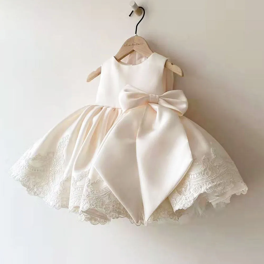 Baby flower girl dress in white with large big bow, princess style, 80-140cm polyester