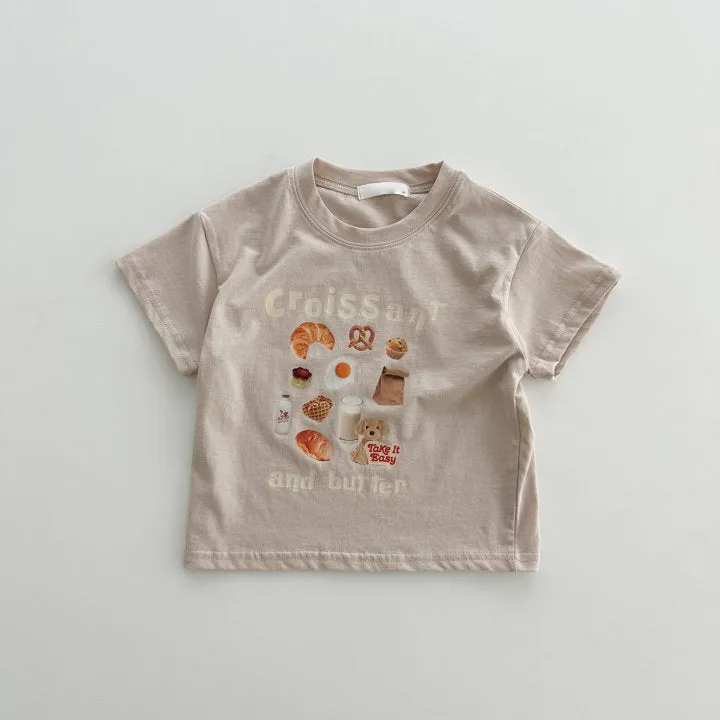 Children's short sleeve cotton t-shirt with cartoon strawberry food pattern in white and brown, size 100cm