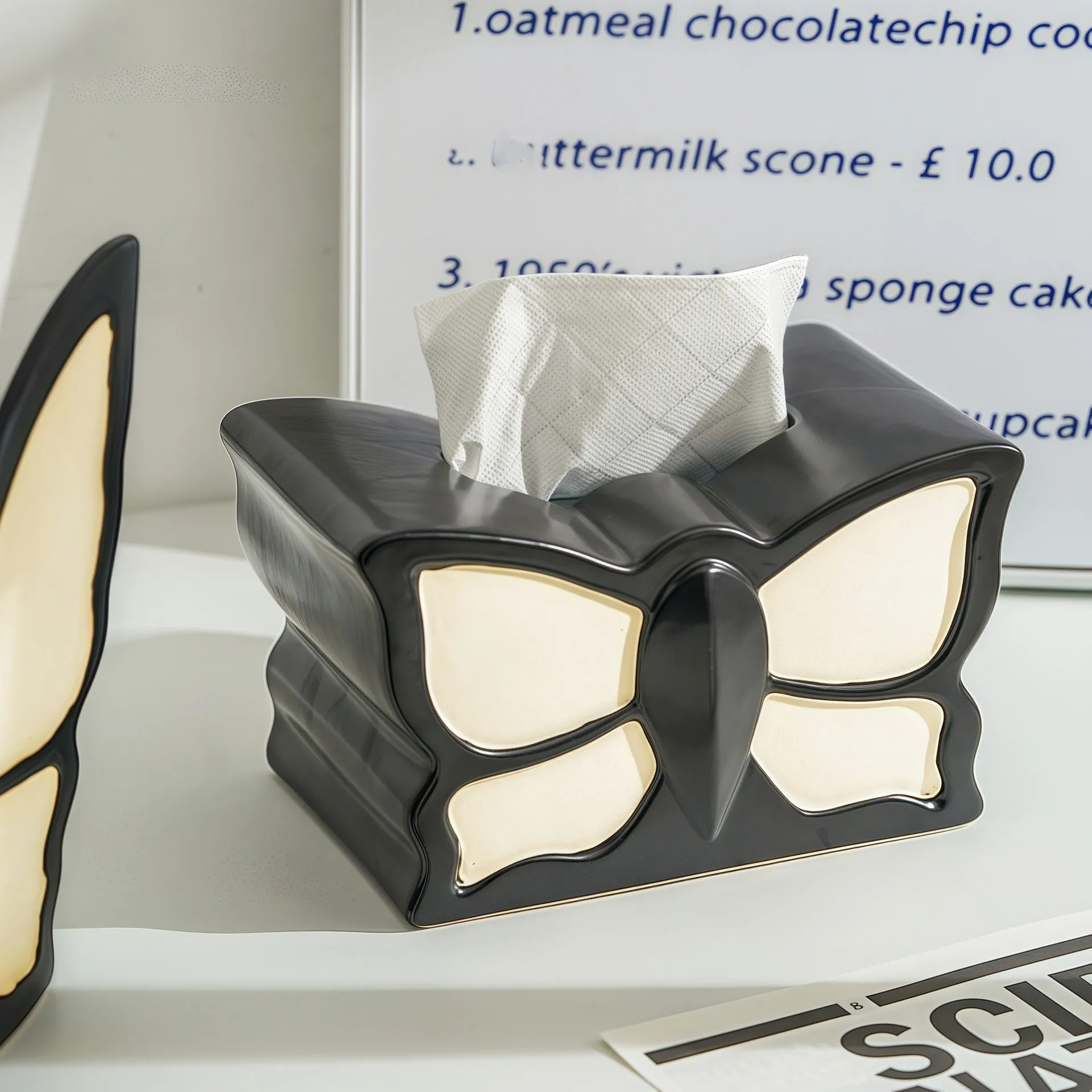 Ceramic butterfly vase and matching tissue box set with light luxury design for living rooms