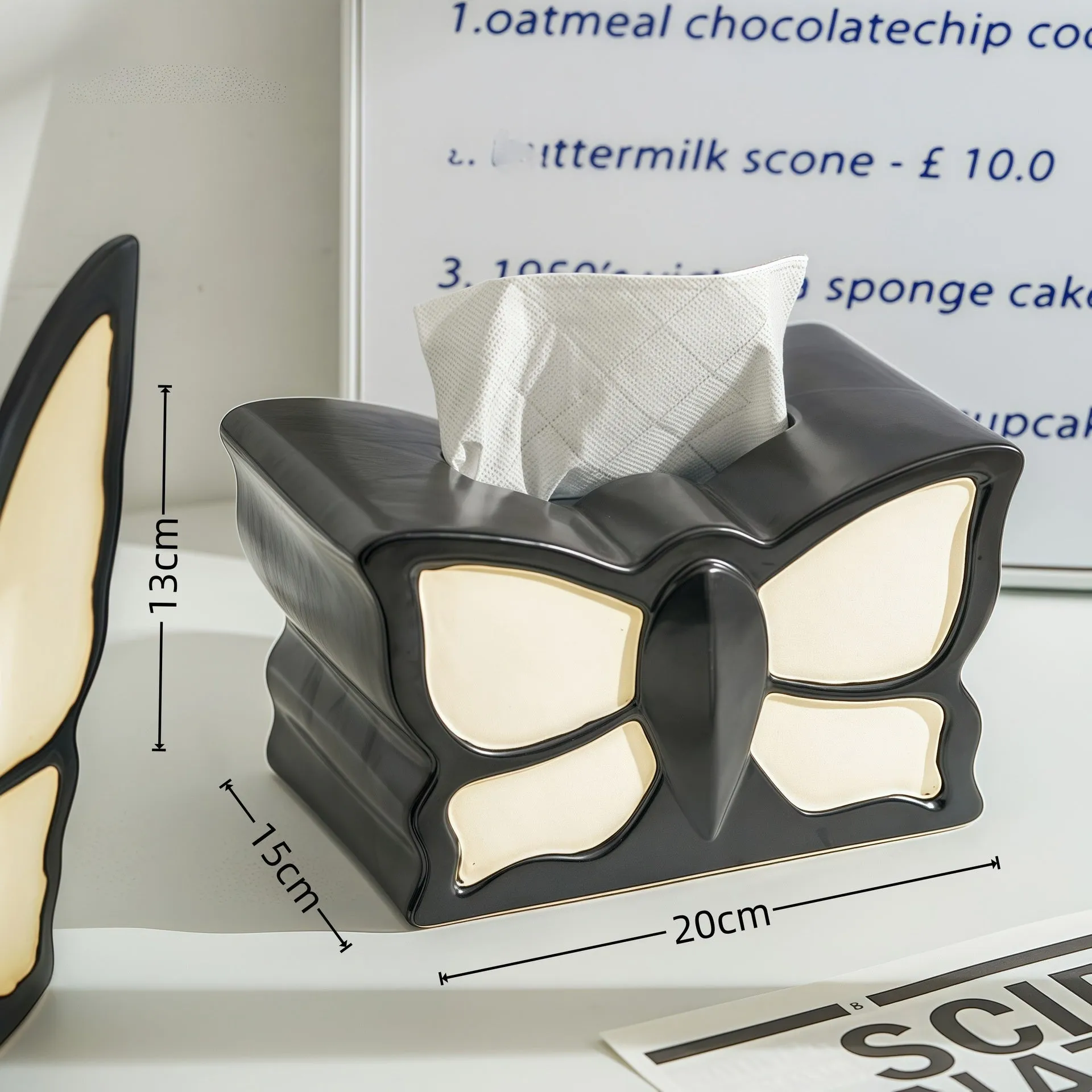 Ceramic butterfly vase and matching tissue box set with light luxury design for living rooms