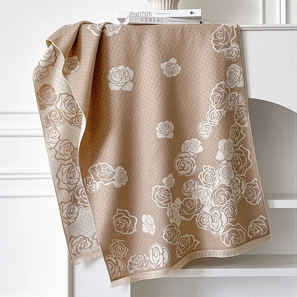 Thick warm winter scarf in imitation cashmere measuring 185x65cm with tassel detailing