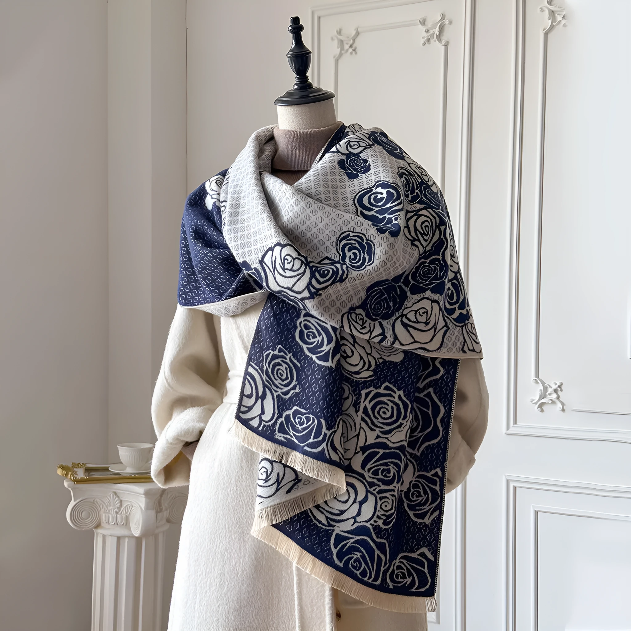 Thick warm winter scarf in imitation cashmere measuring 185x65cm with tassel detailing