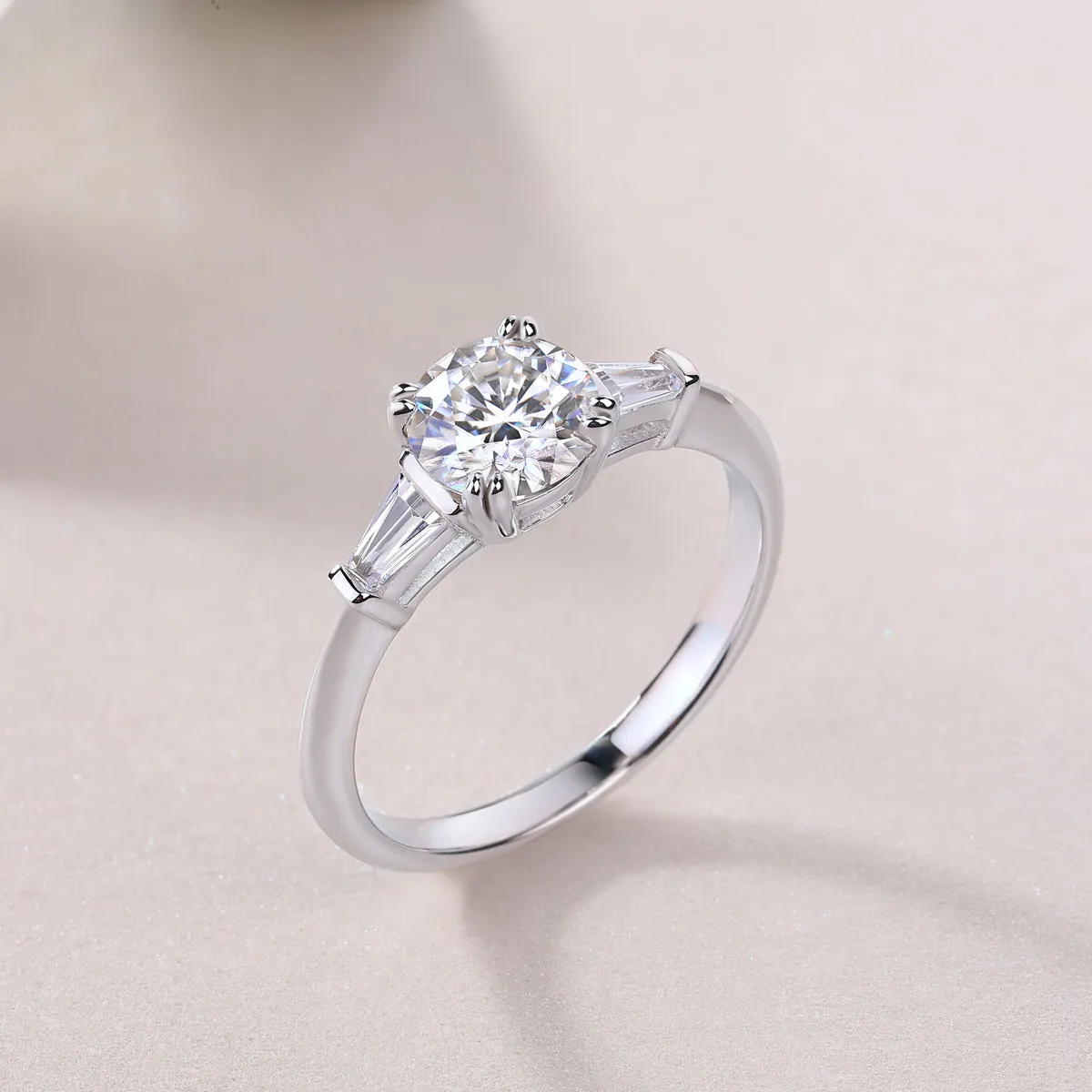 Moissanite wedding ring set 1 carat S925 silver platinum plated in yellow gold, rose gold, and platinum finishes