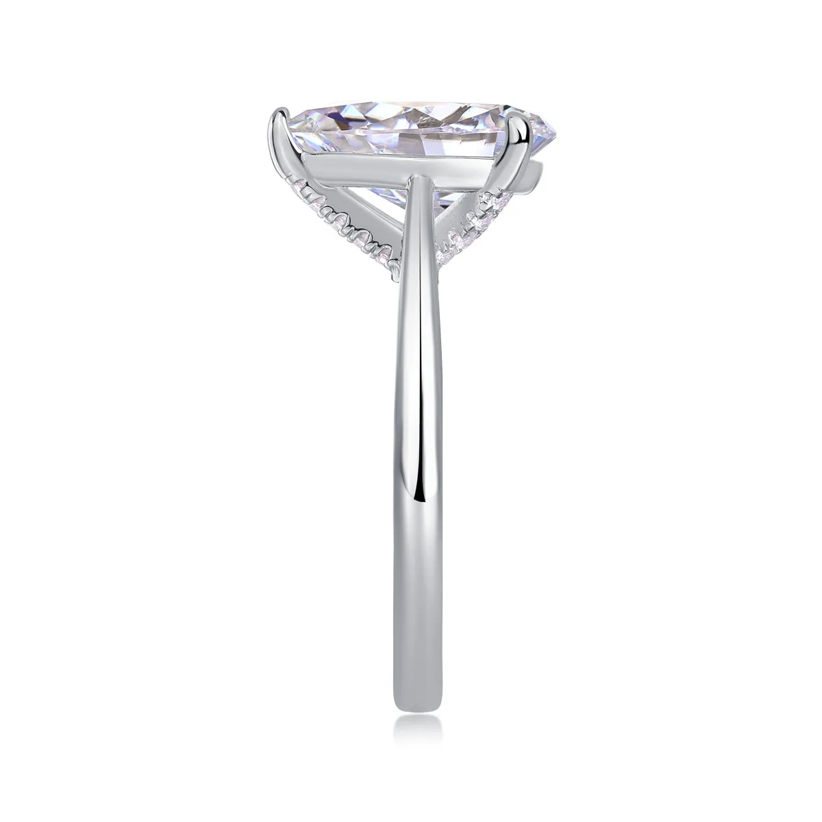 Heart-shaped pear-cut moissanite wedding ring set in S925 silver with platinum plating on white background