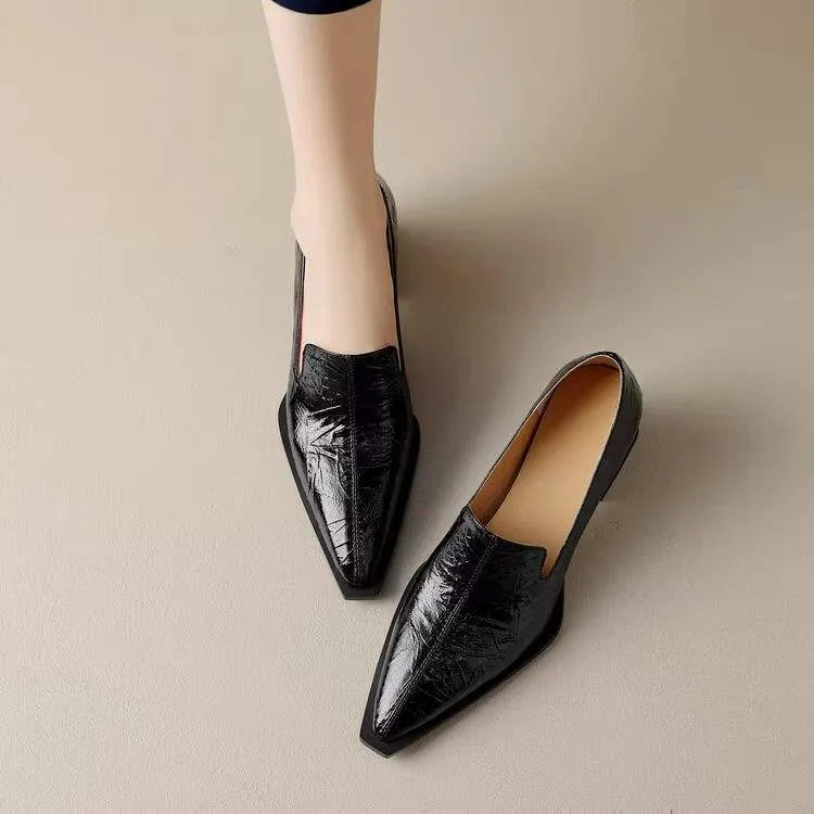 Women's solid colour pointed deep mouth kitten heel shoes with low heel and mid-top shaft