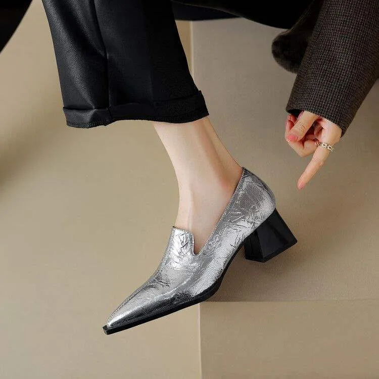 Women's solid colour pointed deep mouth kitten heel shoes with low heel and mid-top shaft