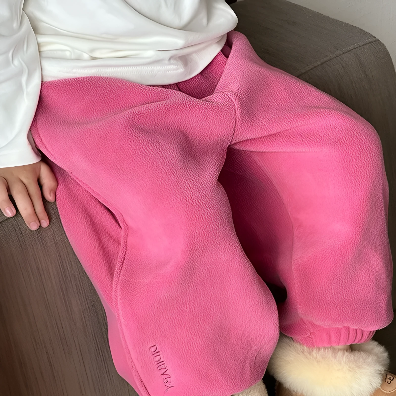 Girls rose red fleece sweatpants on display, casual trousers suitable for heights 90-140cm