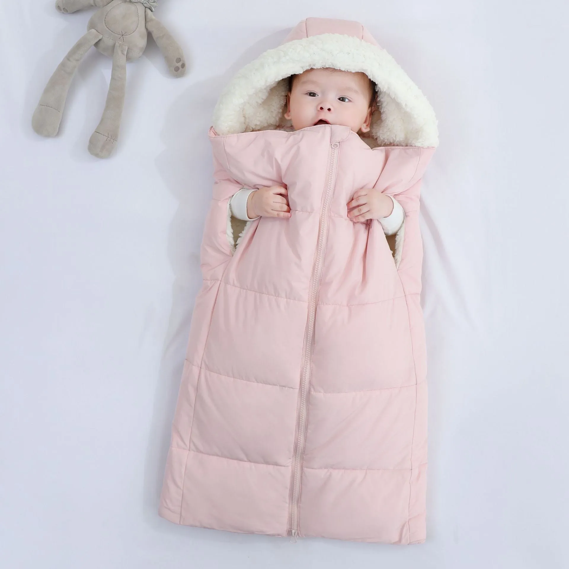 Baby sleeping bag in thickened fleece polyester, unfolded 70x90cm, available in four solid colours