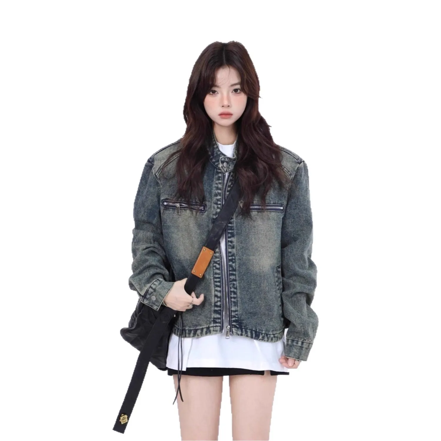 American Vintage distressed denim jacket for women, blue, long sleeves, cotton denim, front view