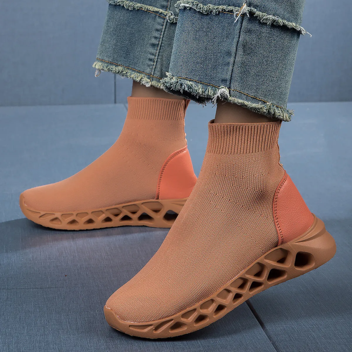 Women's casual mesh shoes in terracotta colour with round toe and low-top design