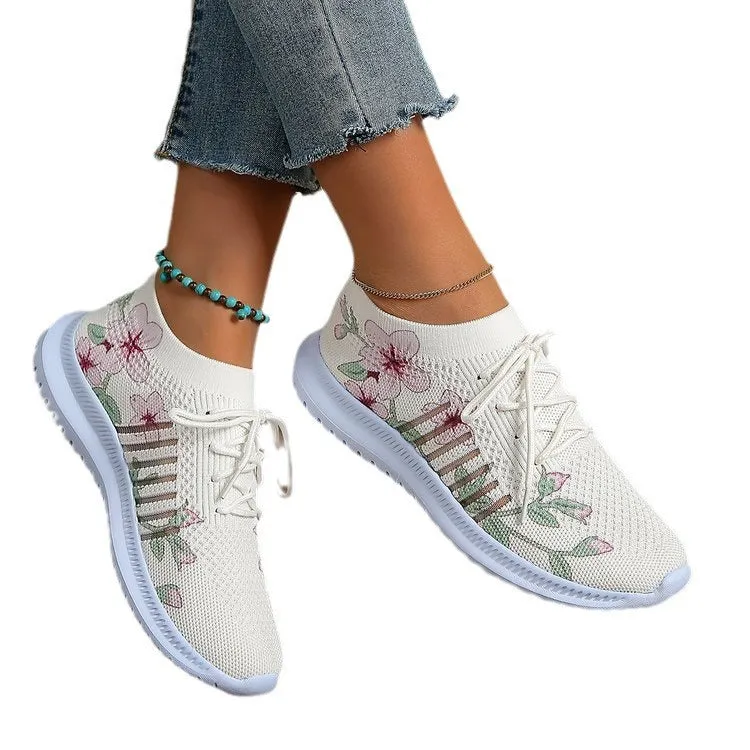 Women's Milky White mesh Flyknit running shoes with flat heel and rubber sole