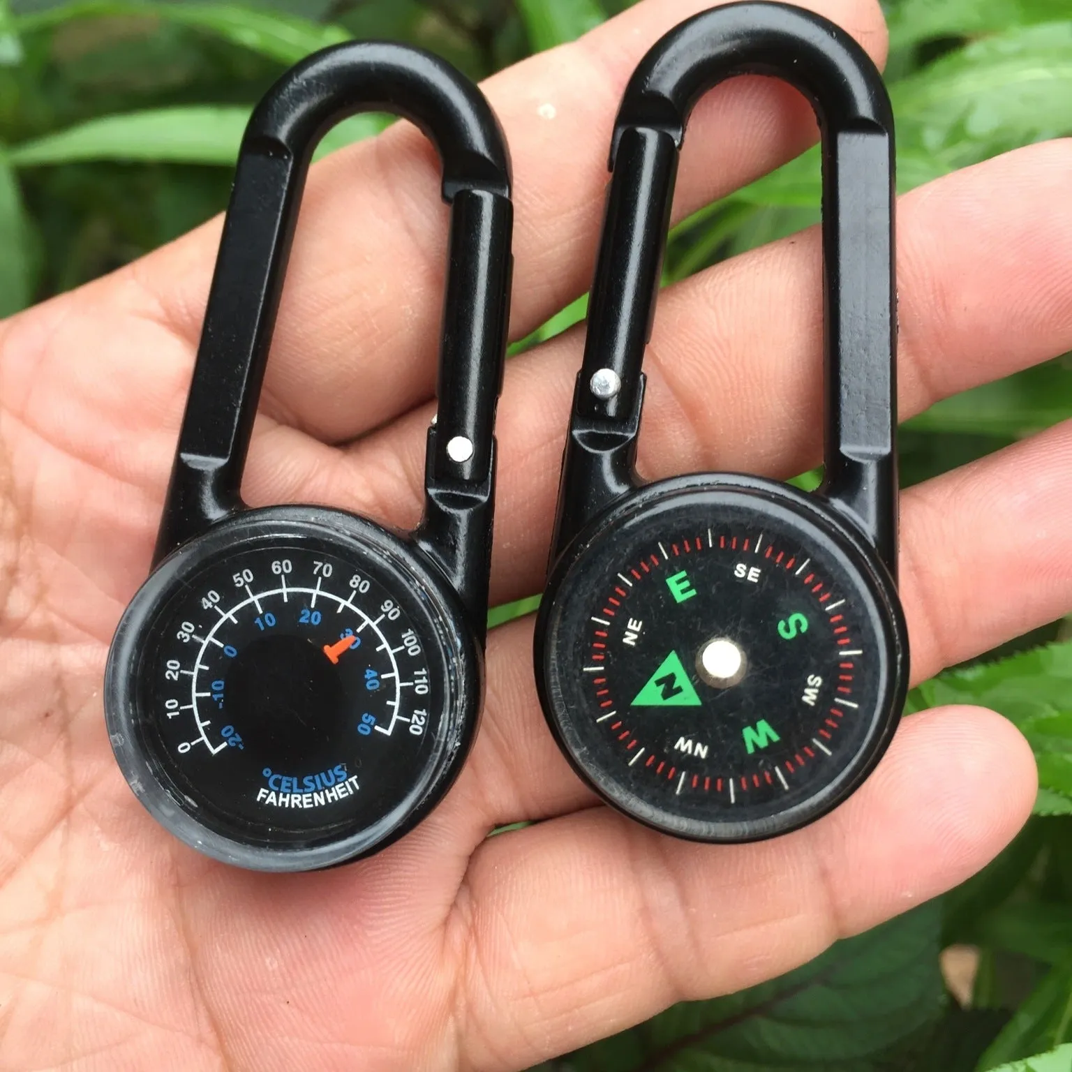 Black zinc alloy carabiner with liquid thermometer display and climbing button mechanism