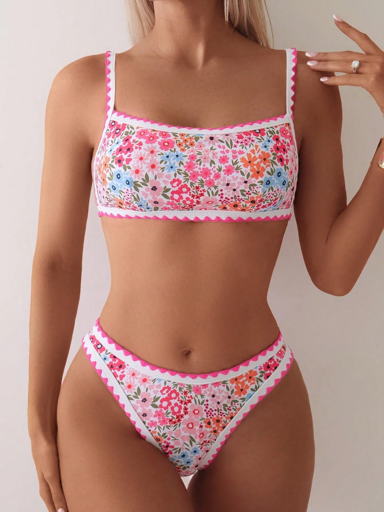 Women's printed lace-up bikini swimsuit in picture colour with adjustable front