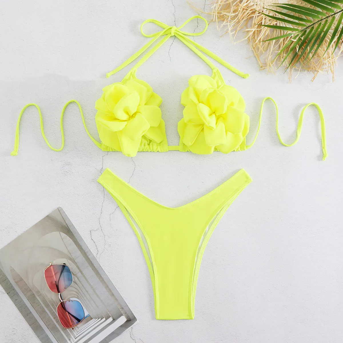 Three-point 3D flower low waist bikini swimsuit in solid colour with backless design