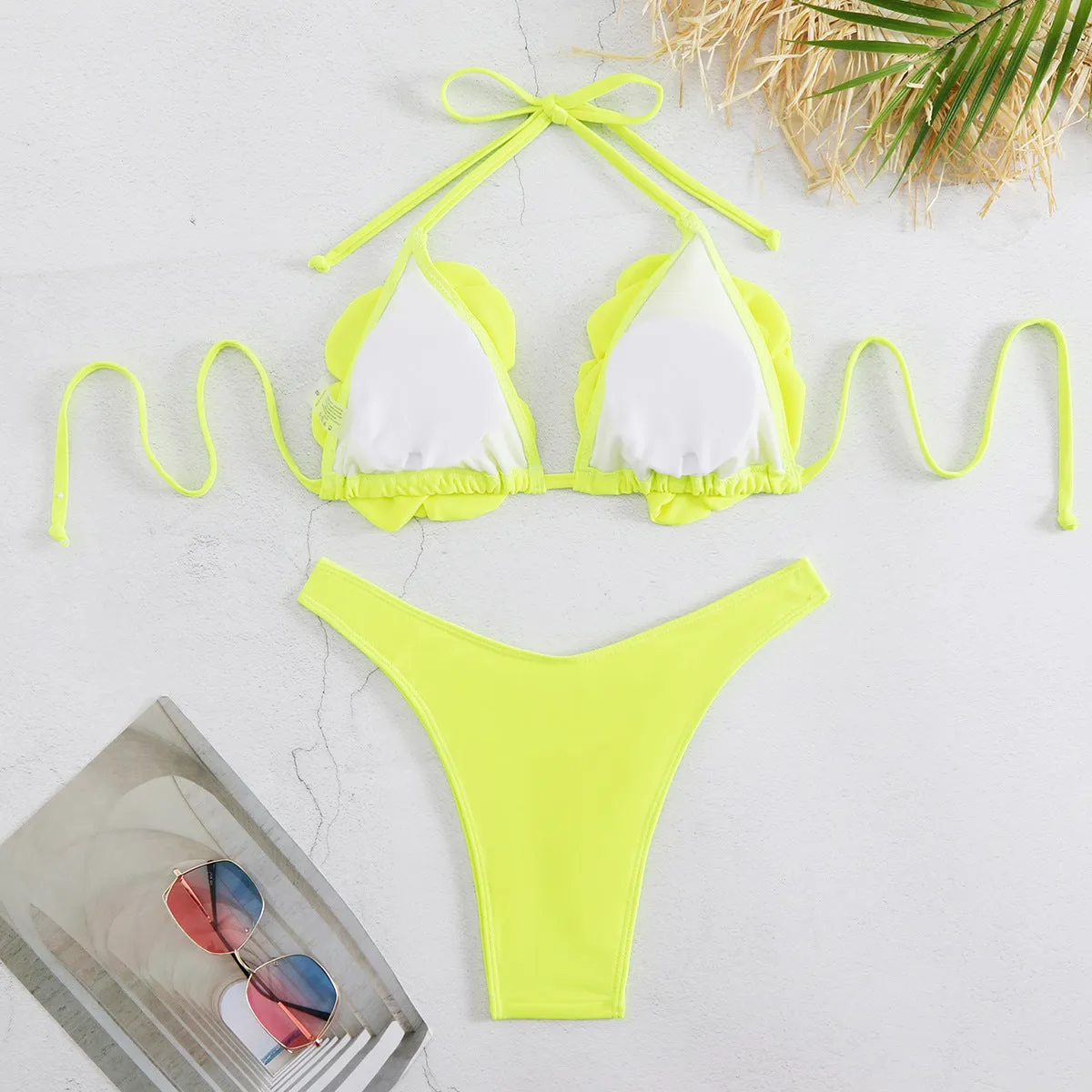 Three-point 3D flower low waist bikini swimsuit in solid colour with backless design