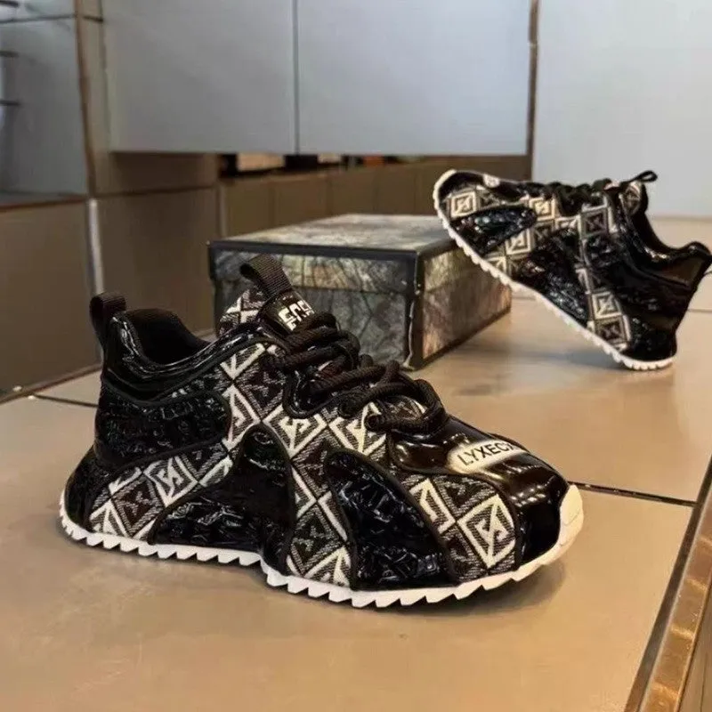Fashion youth embroidery stitching thick bottom lightweight men's casual shoes with platform heel, mesh lining, and lace-up front in black