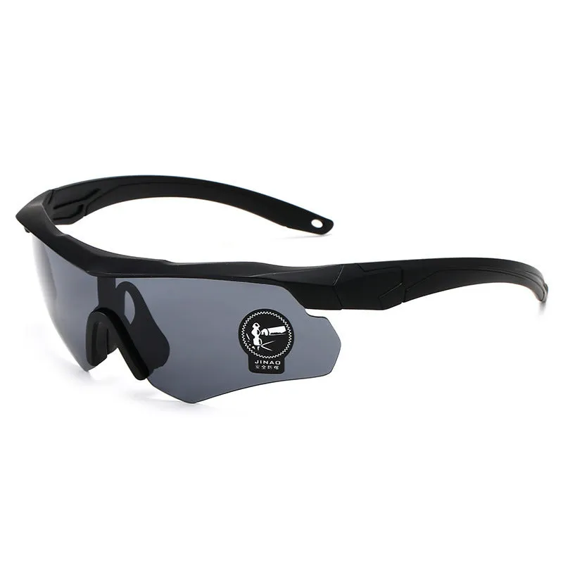 Sports goggles for cycling with polycarbonate frame and interchangeable lenses in windproof design