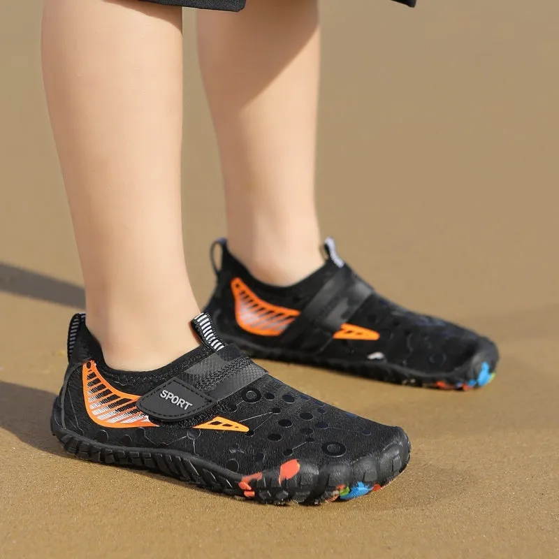 Women's anti slip quick drying five finger river tracing shoes in black, with rubber sole and Lycra mesh upper