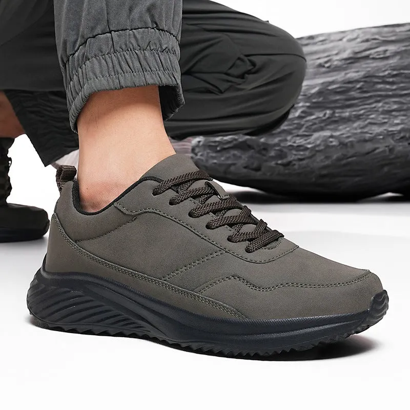 Men's casual running shoes black with mesh lining and EVA sole lace-up design