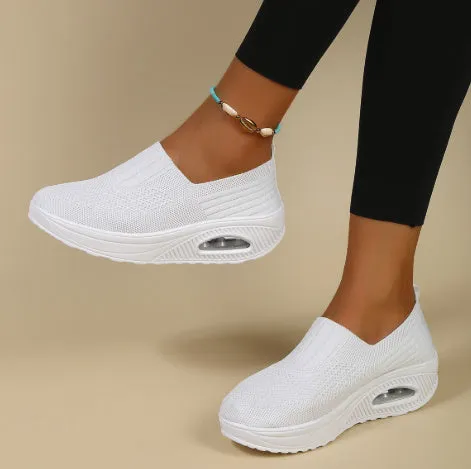 Women's leisure sports air cushion non-slip woven shoes in solid colour with low-top design and mesh upper