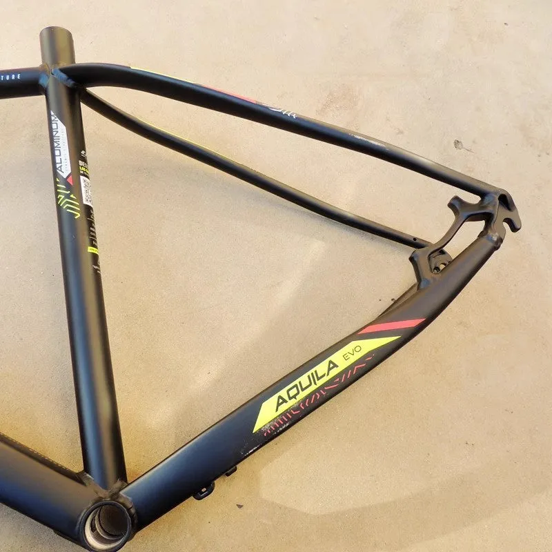 Black green 29-inch aluminium mountain bike frame with inner cable routing and disc brake mounts